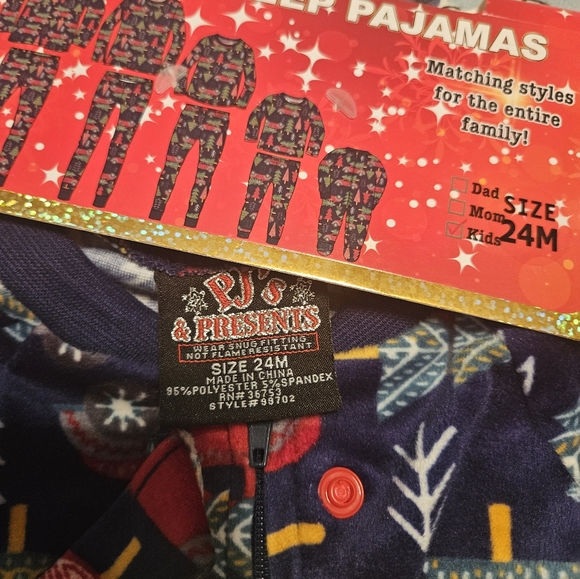 Christmas Velour Footed Pajamas, Size 24 months - Picture 5 of 5